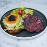 Grillezett kecskesajt briósban