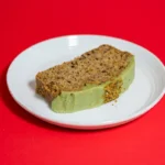 Pisztácia-macha vegán kenyértorta